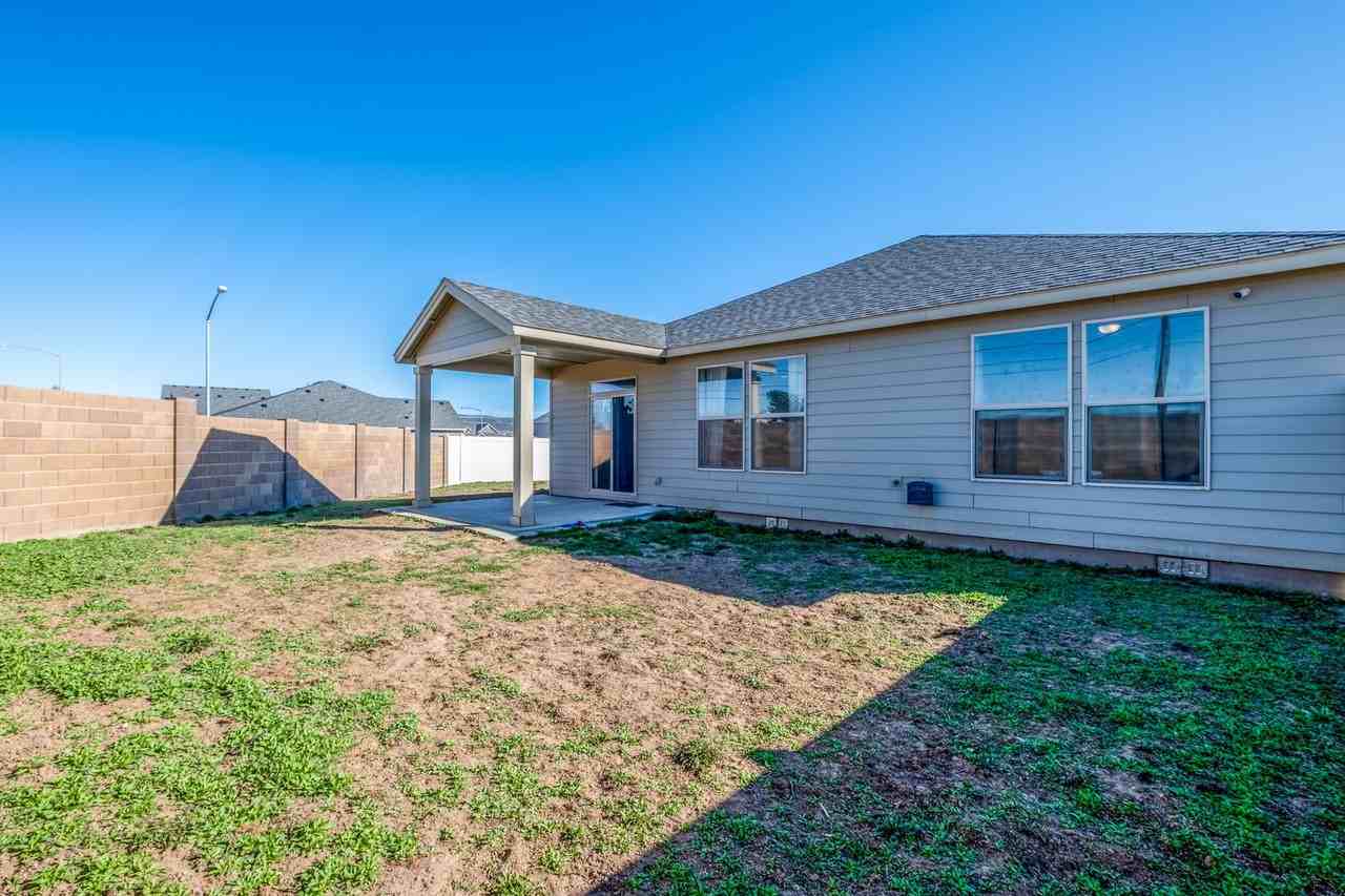 1019 Hilltop Ave Ne - Photo 2 of 12