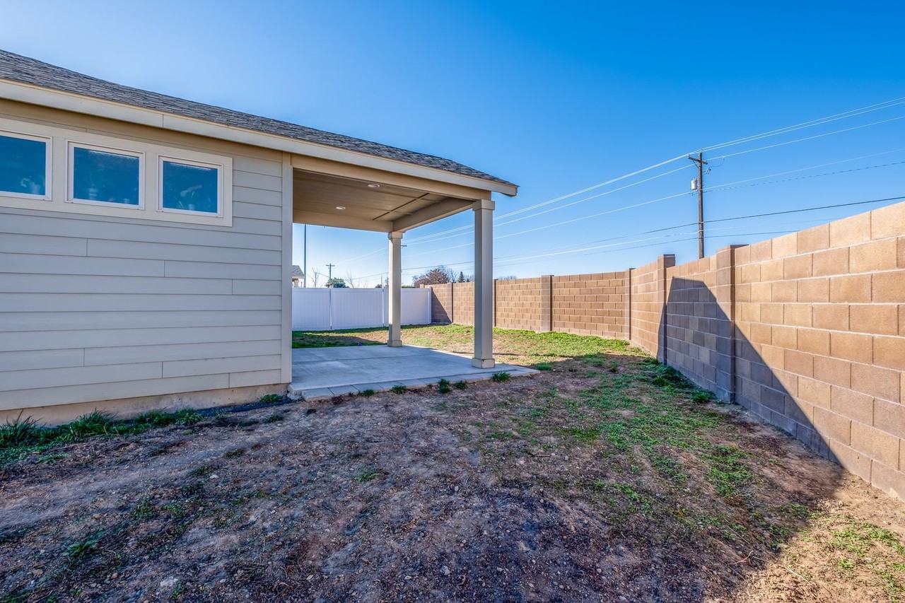 1019 Hilltop Ave Ne - Photo 3 of 12