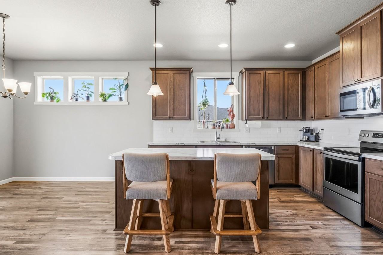 1019 Hilltop Ave Ne - Photo 6 of 12