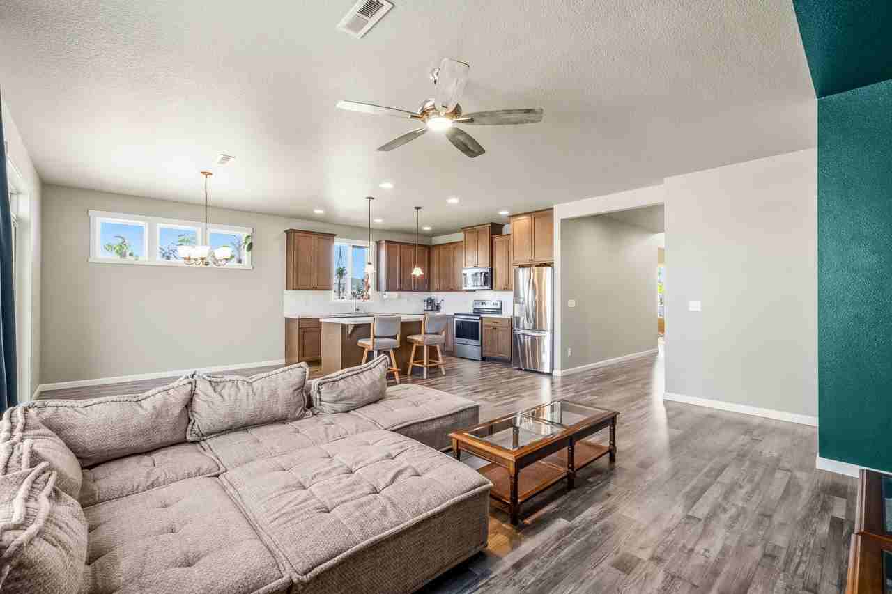 1019 Hilltop Ave Ne - Photo 7 of 12