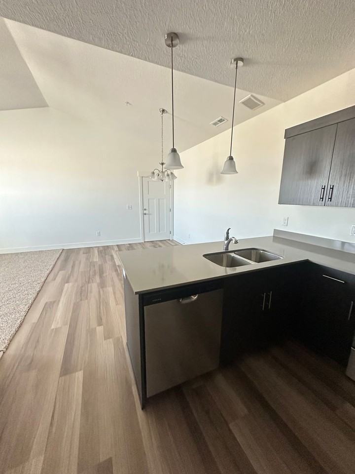 12727 S Skyline Loop Ln - Photo 3 of 35