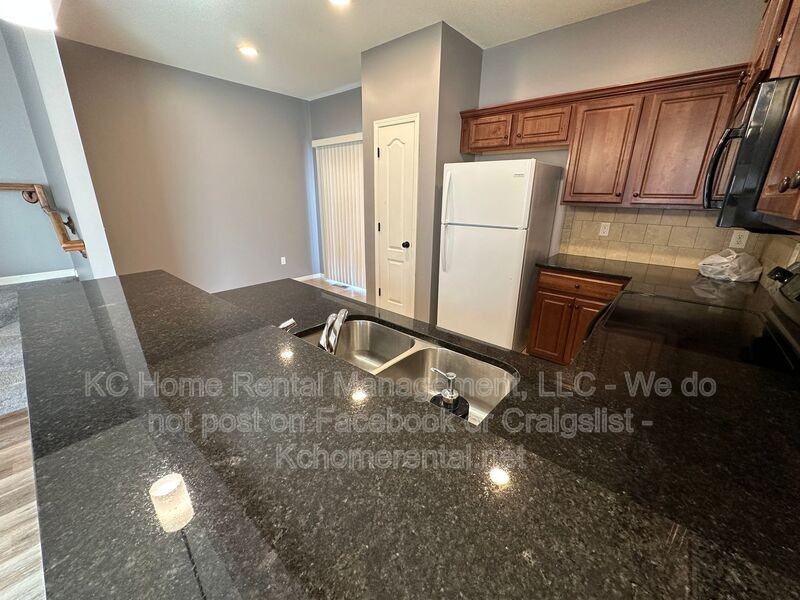 12740 New Jersey Ct - Photo 7 of 39