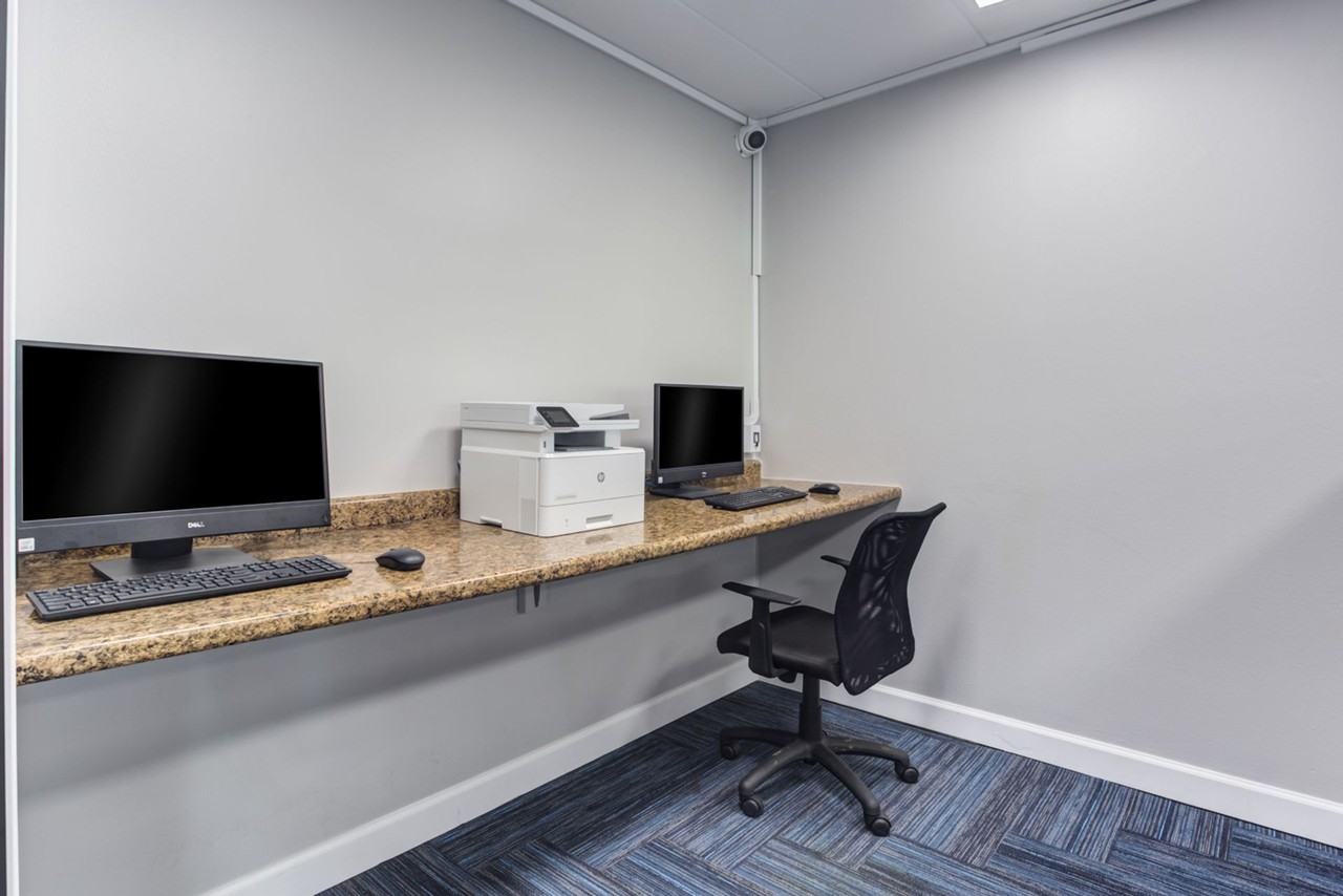 Park Towers Apartments - Photo 6 of 16