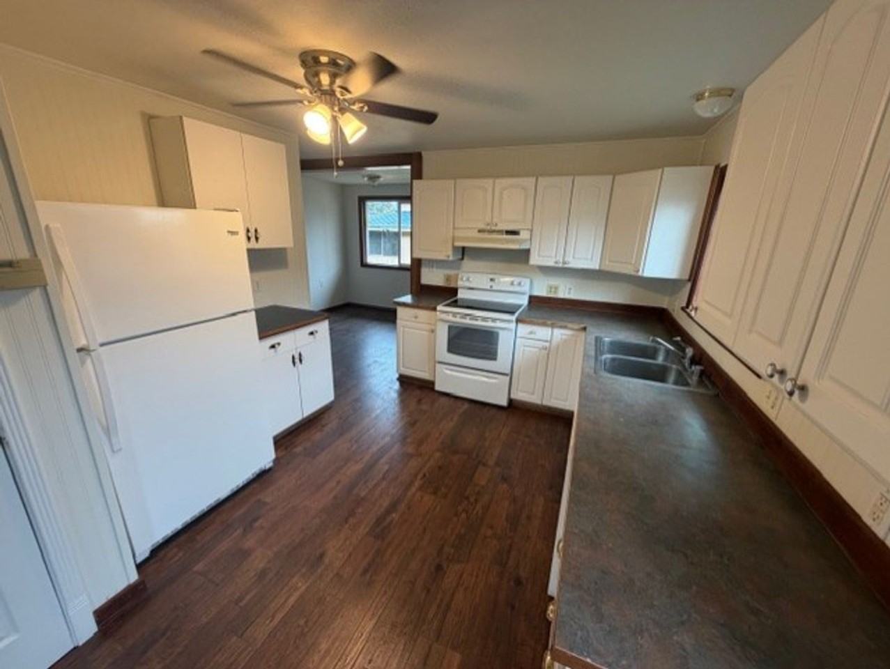 1208 J St - Photo 5 of 15