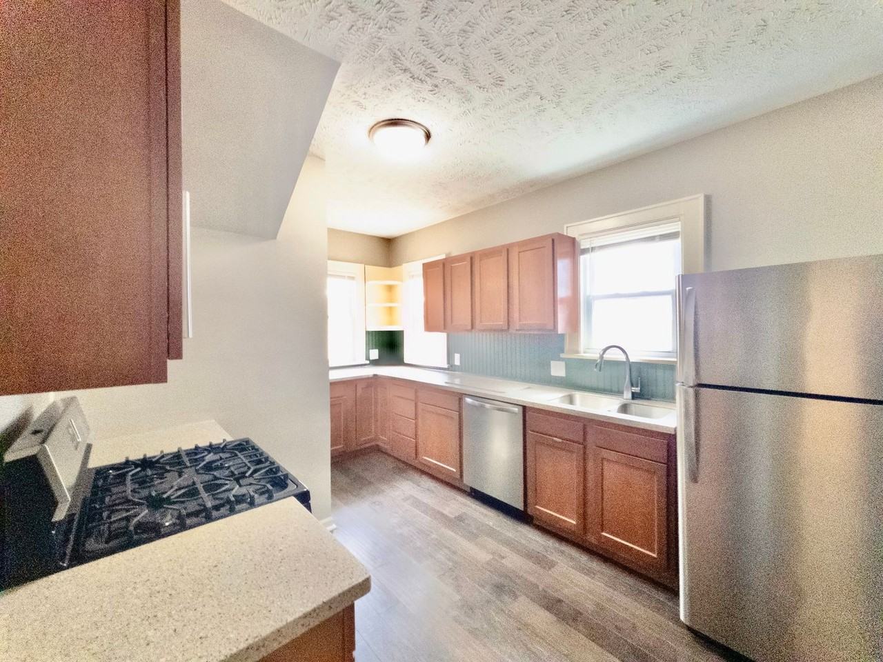 5039 Miami St - Photo 4 of 23