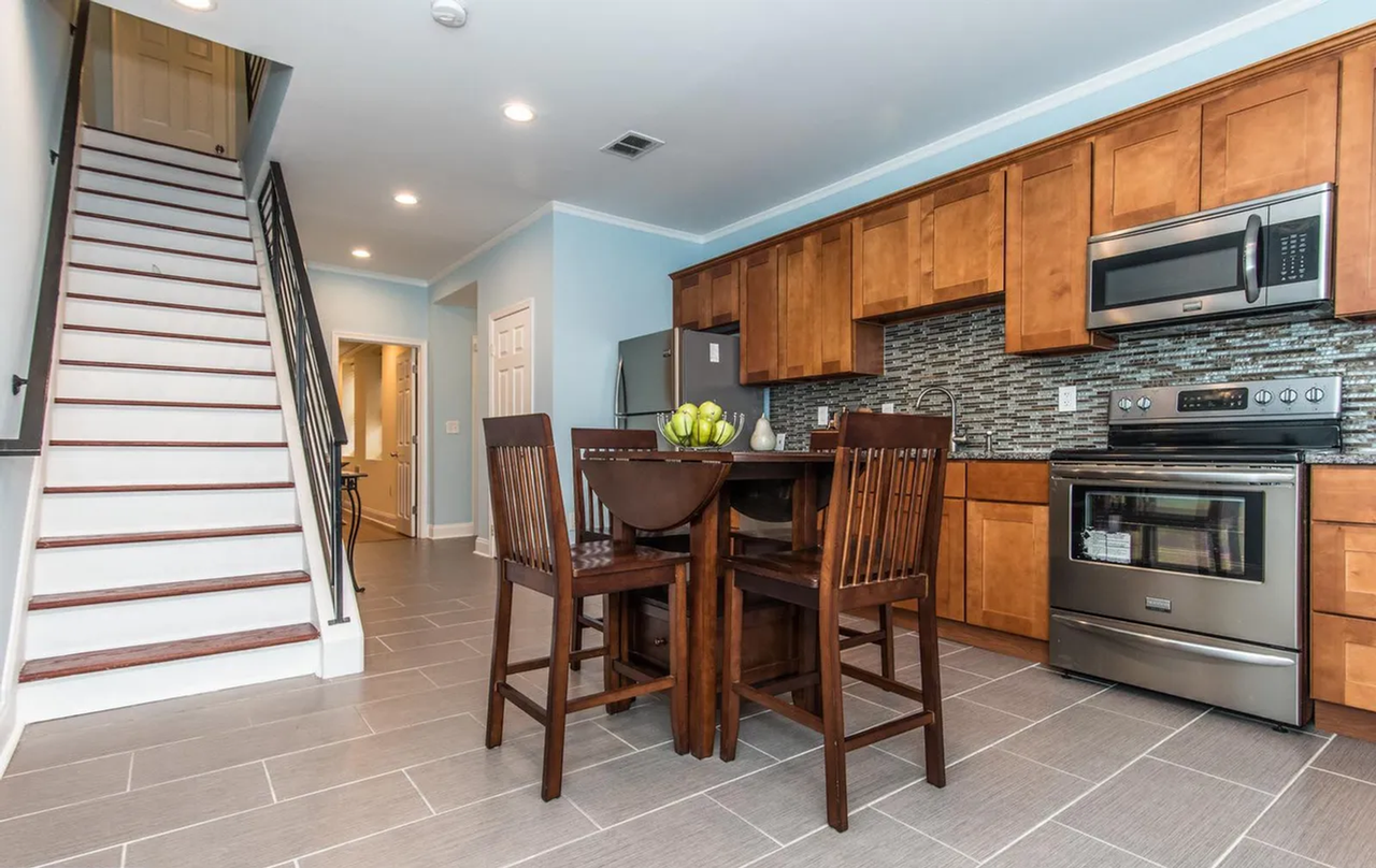 2345 Turner St - Photo 3 of 12