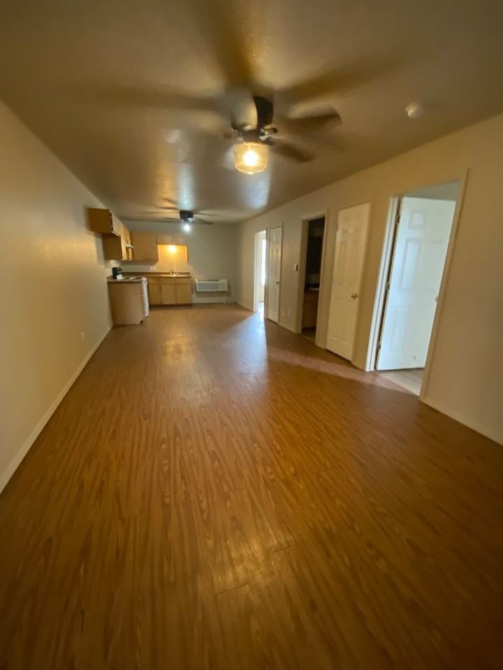 OAKLAWN APARTMENTS - Photo 7 of 10