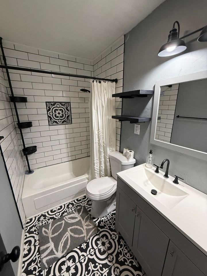 5611 16th Pl - Photo 3 of 14