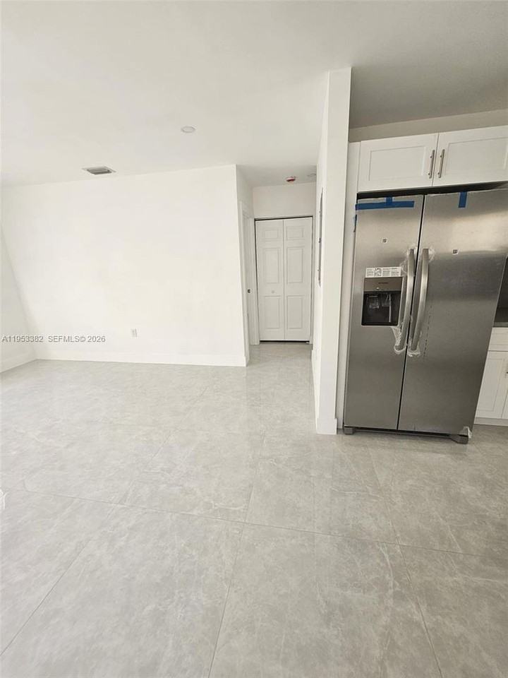 2488 Sw 6th Ct - Photo 4 of 13