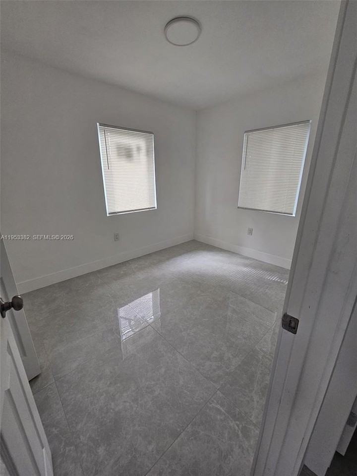 2488 Sw 6th Ct - Photo 7 of 13