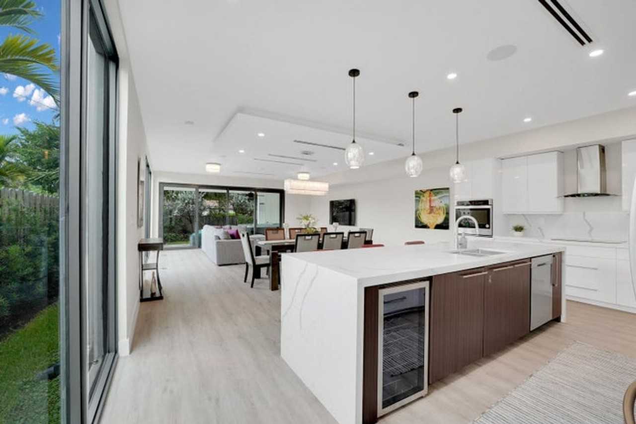 1238 Ne 17th Ave - Photo 3 of 24