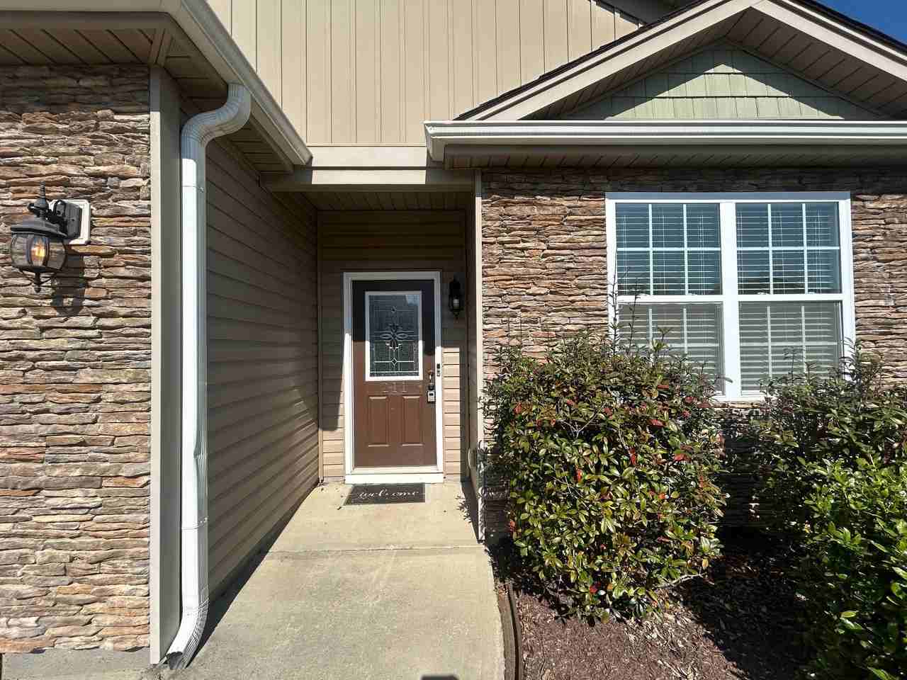 211 Addlestone Cir - Photo 2 of 19