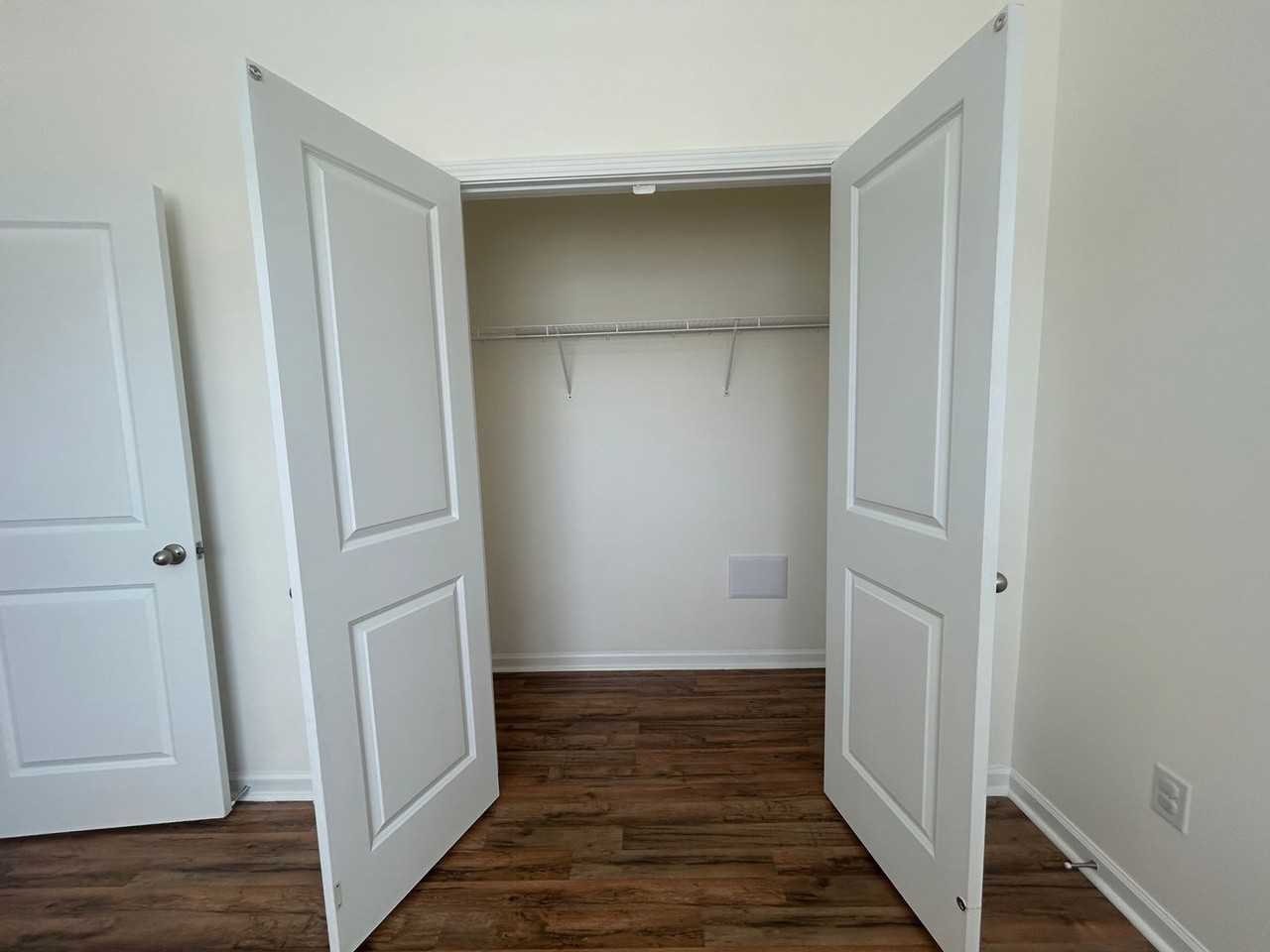 211 Addlestone Cir - Photo 5 of 19