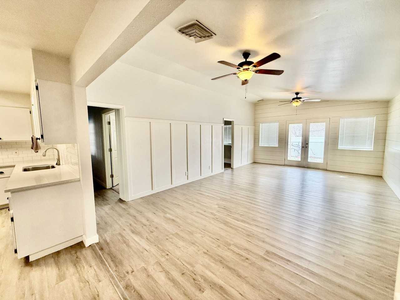 2687 Red Mountain Dr - Photo 7 of 32