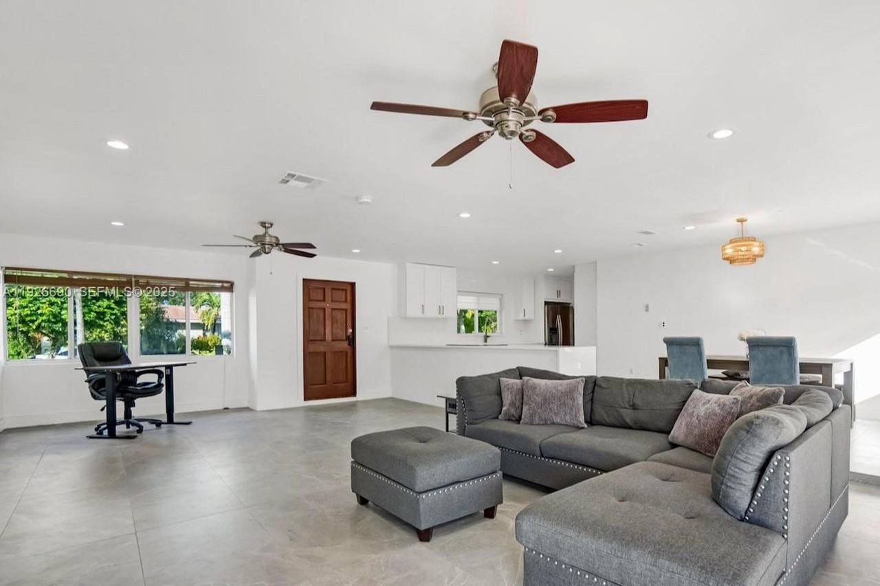 1478 Ne 57th St - Photo 6 of 13