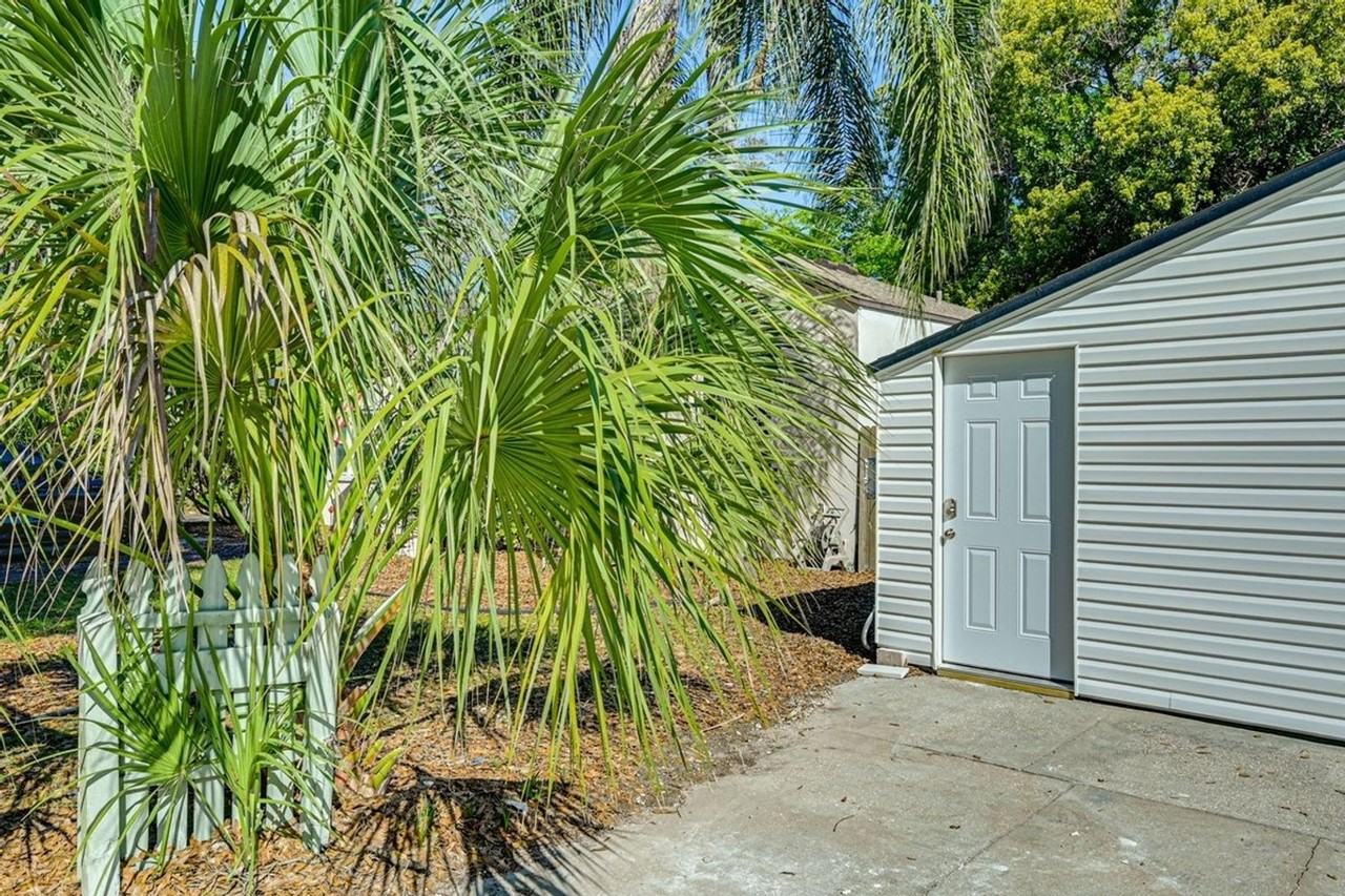 1204 E Hamilton Ave - Photo 2 of 15