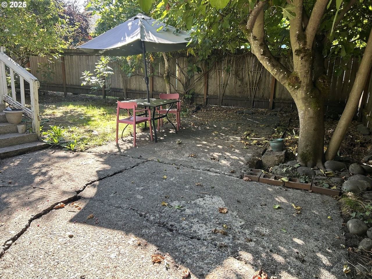 239 D St - Photo 2 of 31