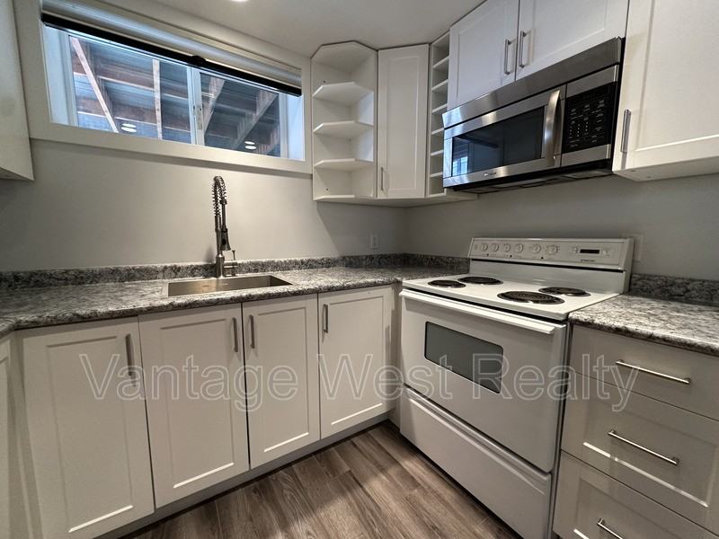 1300 Flemish St - Photo 4 of 14