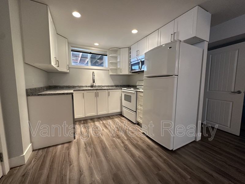 1300 Flemish St - Photo 5 of 14