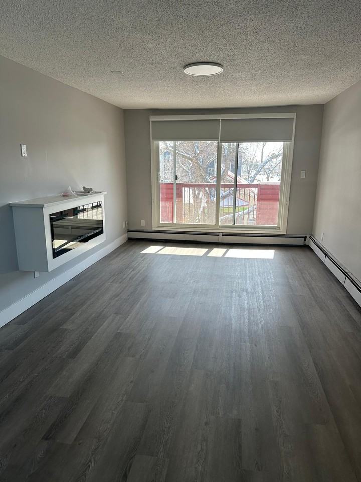 85 Ave & 99 St NW #405 - Photo 7 of 7