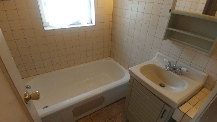 719 1/2 Terry Ave #2 - Photo 2 of 7