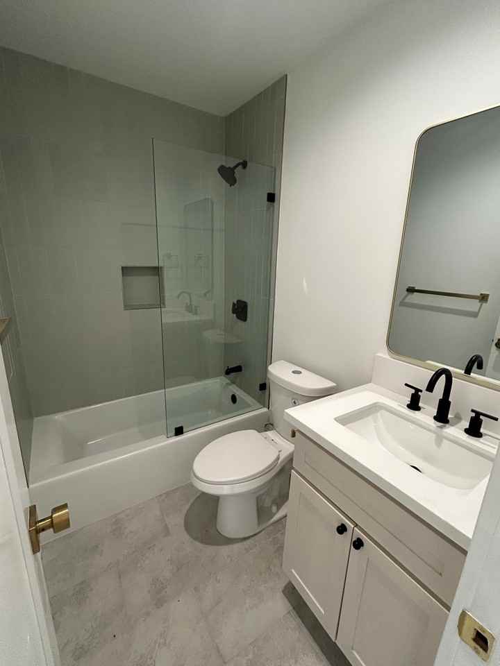 559 Sunset Avenue #5 - Photo 4 of 13