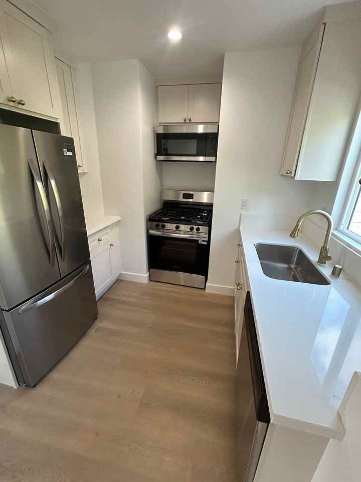 559 Sunset Avenue #5 - Photo 7 of 13