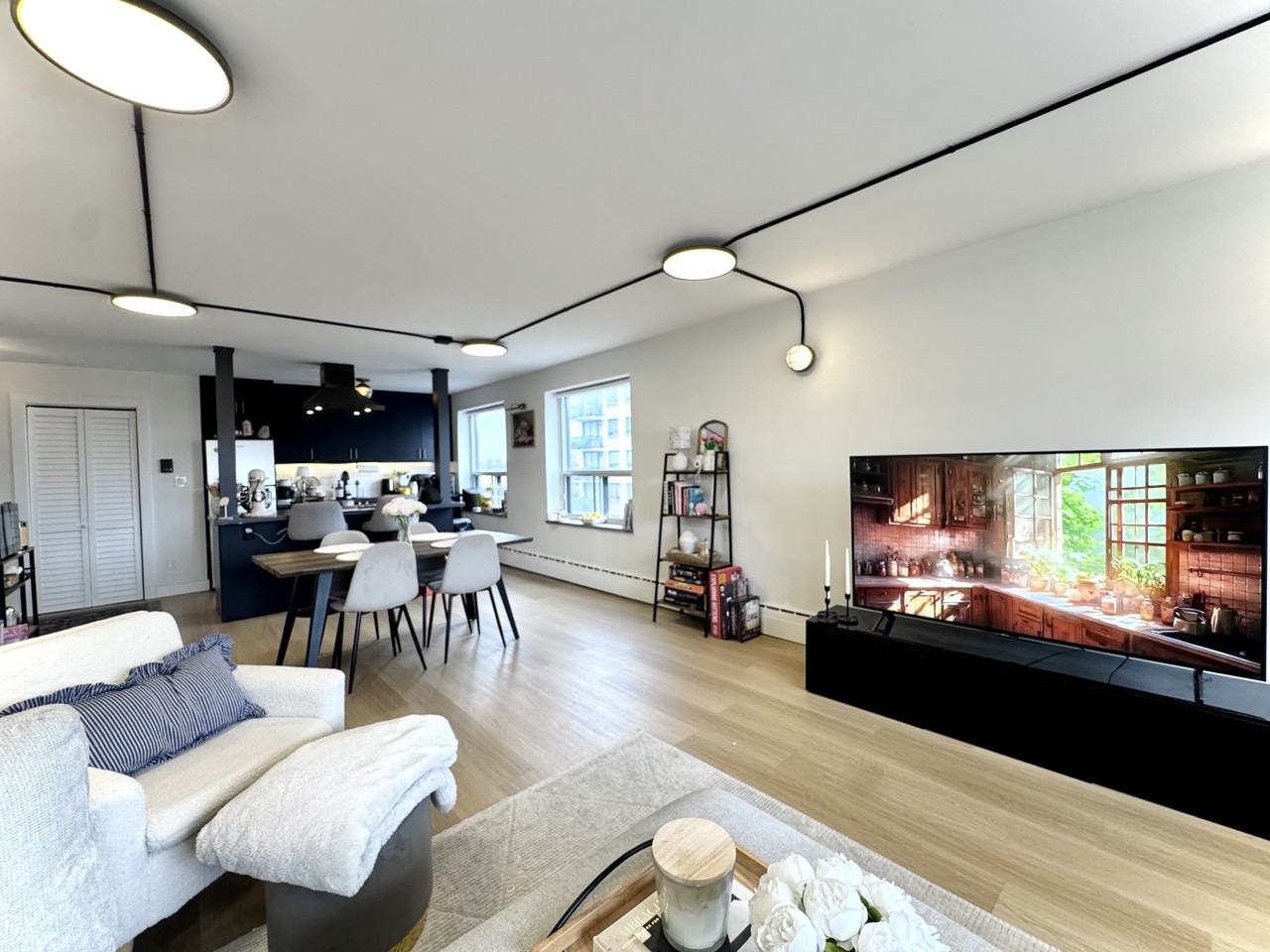 420 Eglinton Ave E #402 - Photo 2 of 24