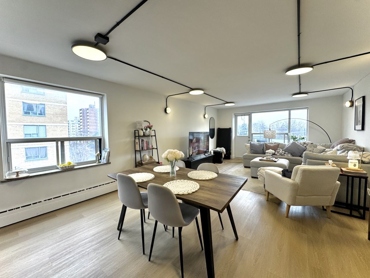 420 Eglinton Ave E #402 - Photo 3 of 24