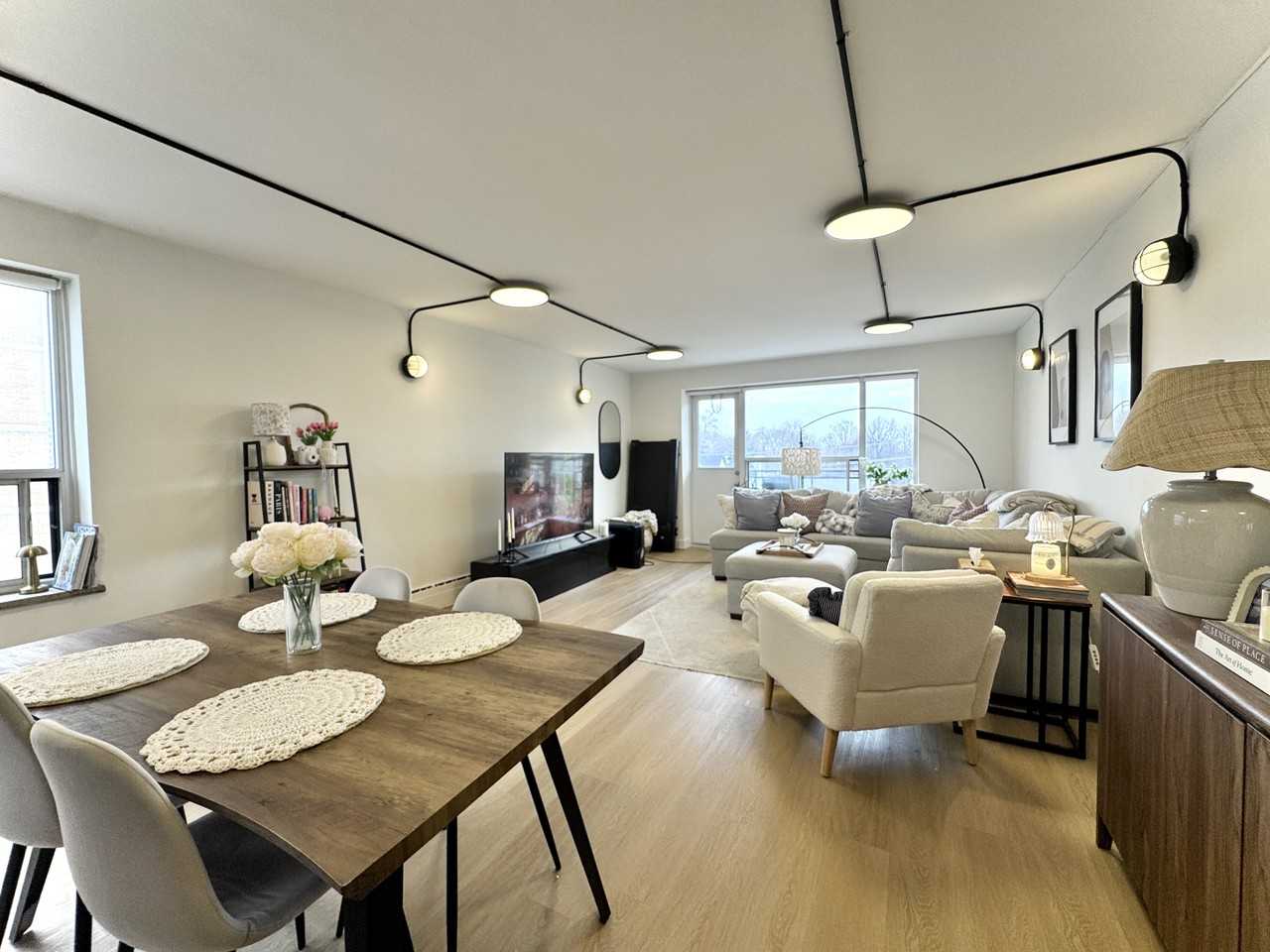 420 Eglinton Ave E #402 - Photo 4 of 24