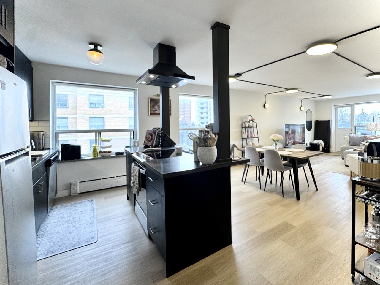 420 Eglinton Ave E #402 - Photo 6 of 24