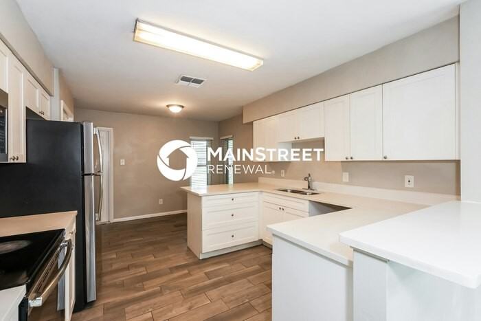 17606 Shadyside Cir - Photo 5 of 17