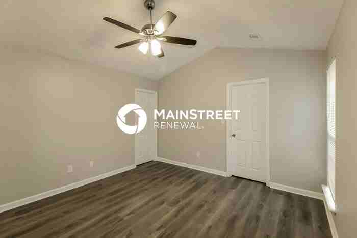 1030 Overlook St - Photo 7 of 16