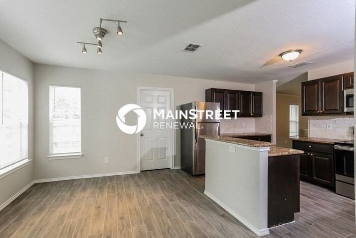 203 Mentor Dr - Photo 7 of 17