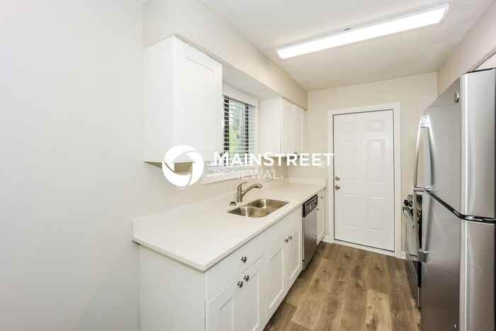 521 Post Oak Rd - Photo 7 of 16