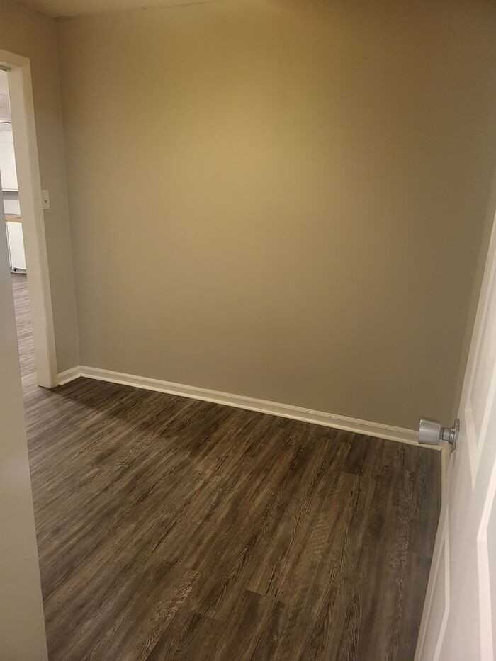 451 Montgomery Ave #5 - Photo 7 of 14