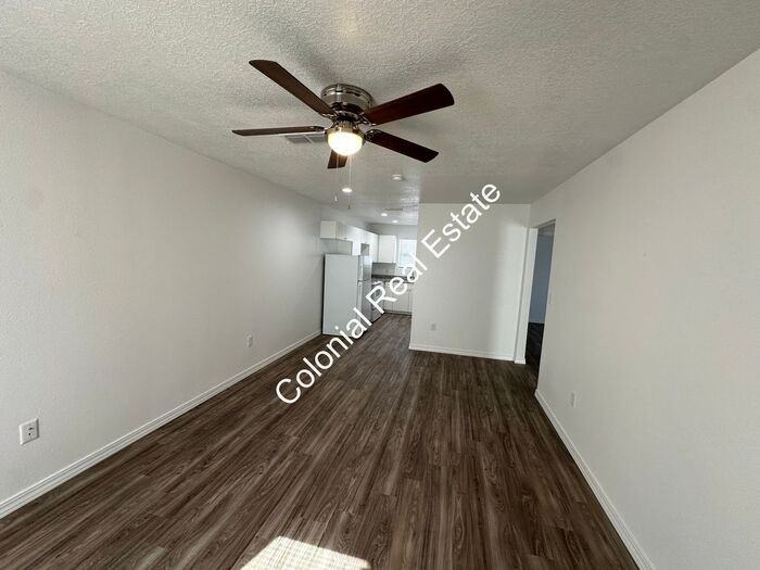 320 Cortez #B - Photo 2 of 11