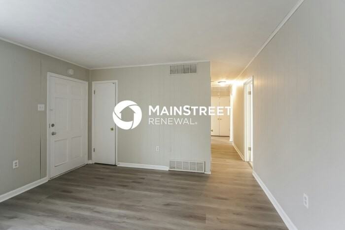 2812 Lake Park Rd - Photo 5 of 16