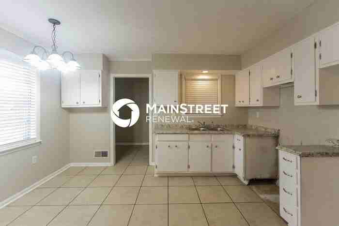 2812 Lake Park Rd - Photo 7 of 16