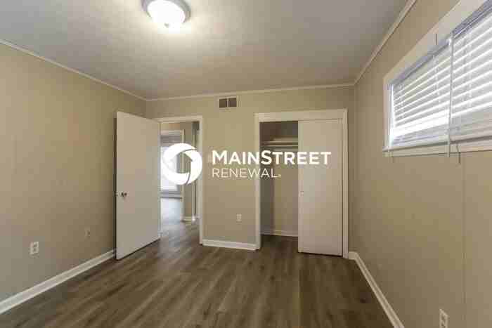 2812 Lake Park Rd - Photo 7 of 16