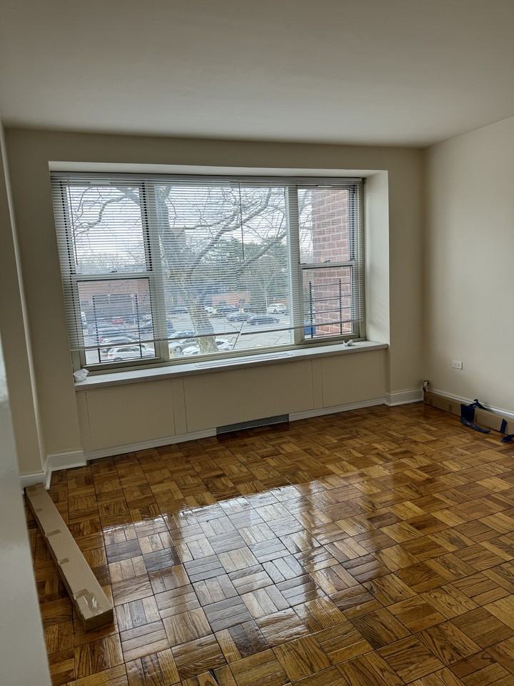 6700 192nd St #300 - Photo 6 of 9