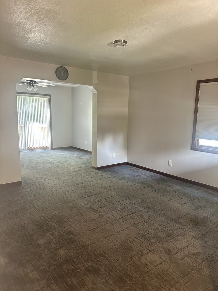 607 S Wheeler St #NA - Photo 3 of 12