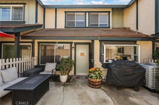 13313 Meyer Rd #B - Photo 2 of 36