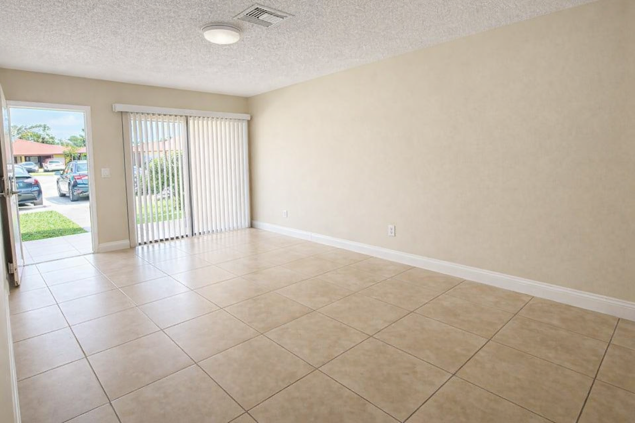 5981 Forest Hill Blvd #2 - Photo 5 of 9