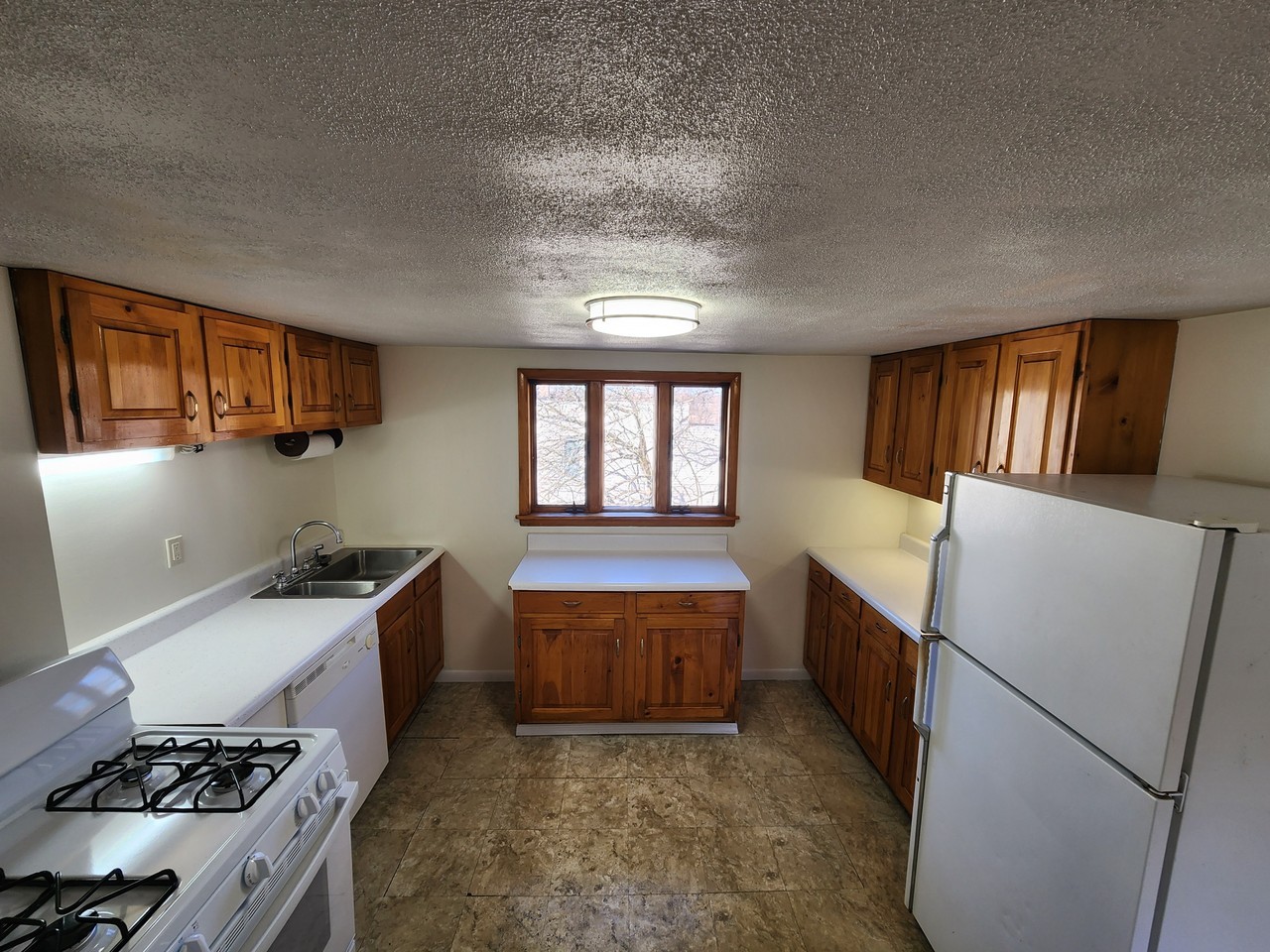 95 3rd Ave #2 - Photo 7 of 23