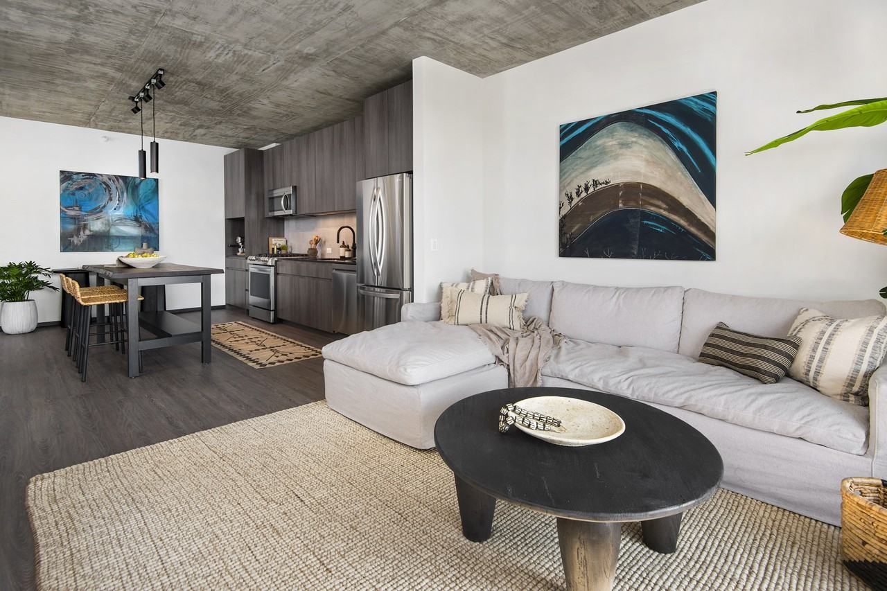 1380 W Randolph St #913 - Photo 3 of 7