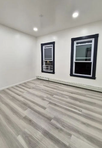 651 Montgomery St #2 - Photo 4 of 7