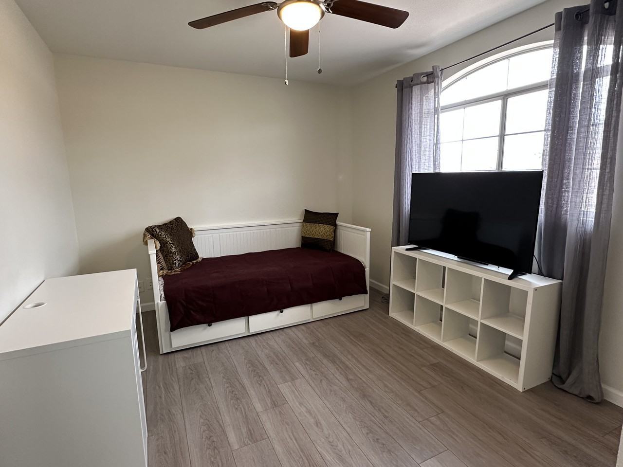 1337 E Charleston Ave #NA - Photo 3 of 12