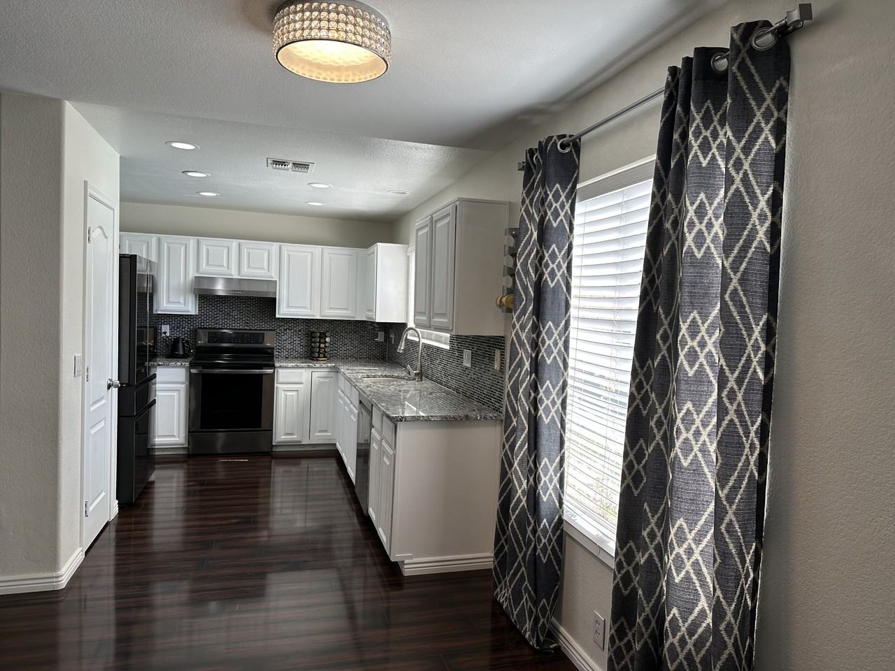 1337 E Charleston Ave #NA - Photo 5 of 12