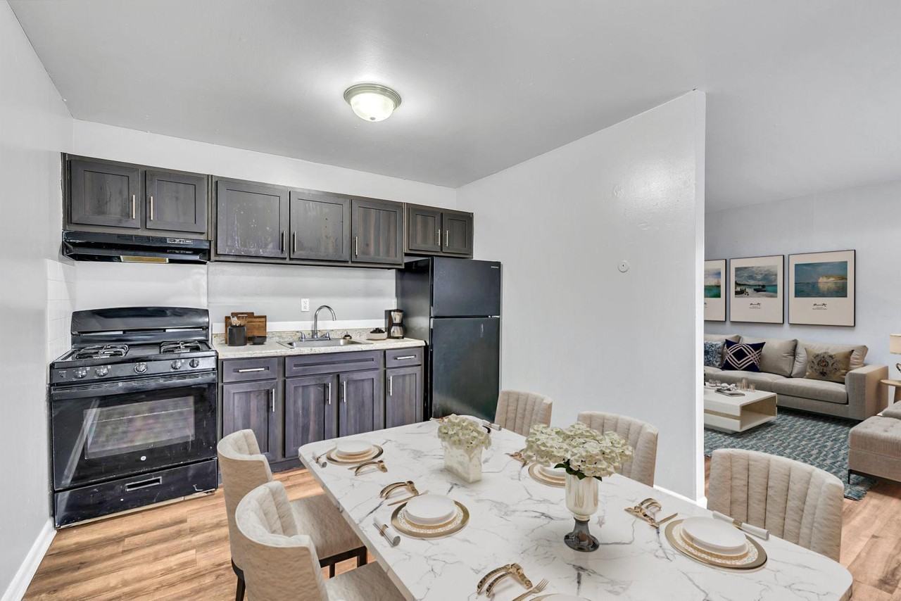 910 W Spencer Ave #1 - Photo 2 of 8